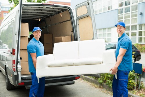 Local packing services in Earlscourt using quality materials for a safe move